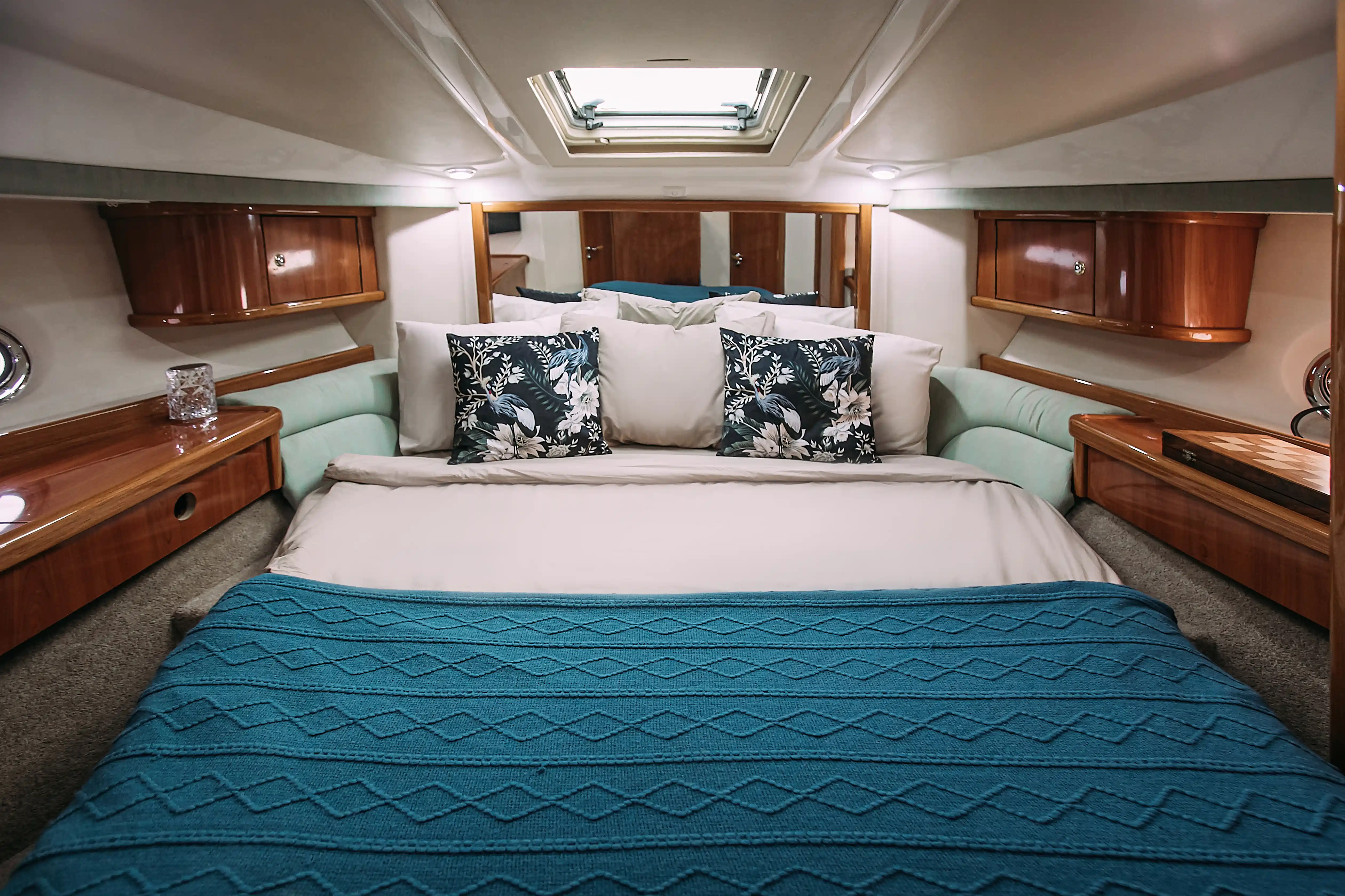 Яхта Sealine 39 AMO image- 27